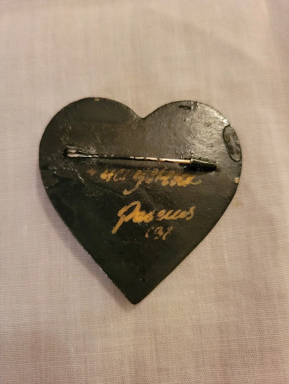Vintage hand painted Russian lacquered heart-shaped brooch